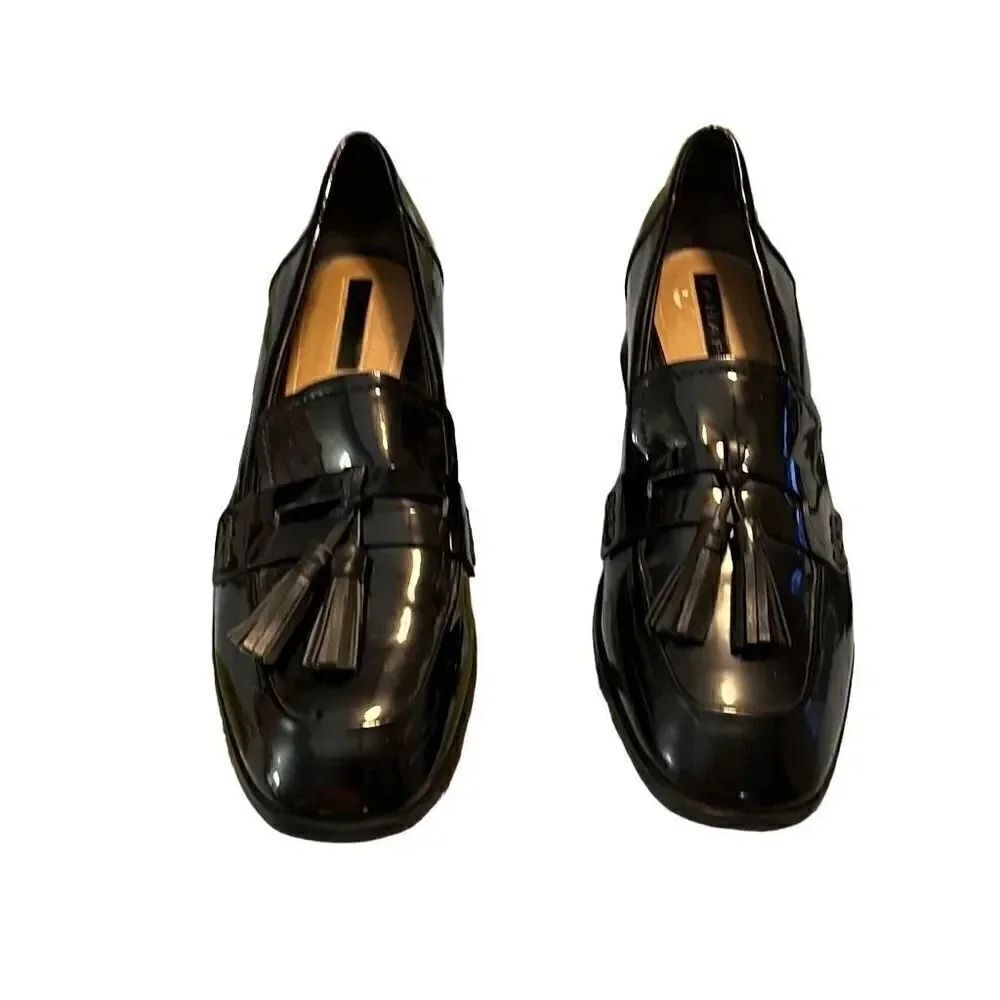 Tahari black Patton loafers with tassel size 7.5.